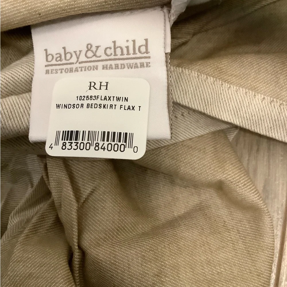 Restoration hardware bedskirt❤️❤️❤️❤️